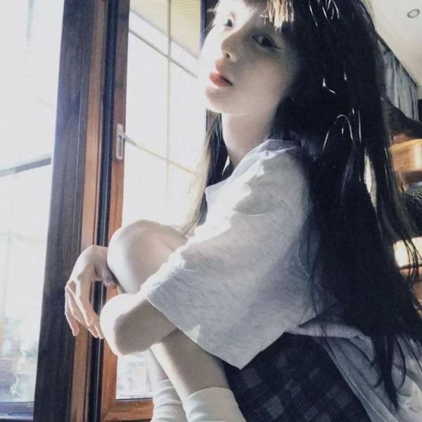 与鹦鹉同住